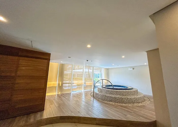 Corner Unit In Opr #8 Apartment